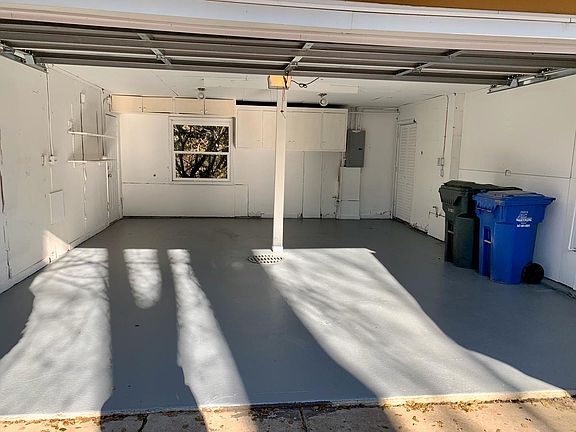 3rd image of 2040 Laura Ln