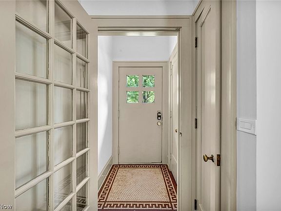 4th image of 3007 Edgehill Rd