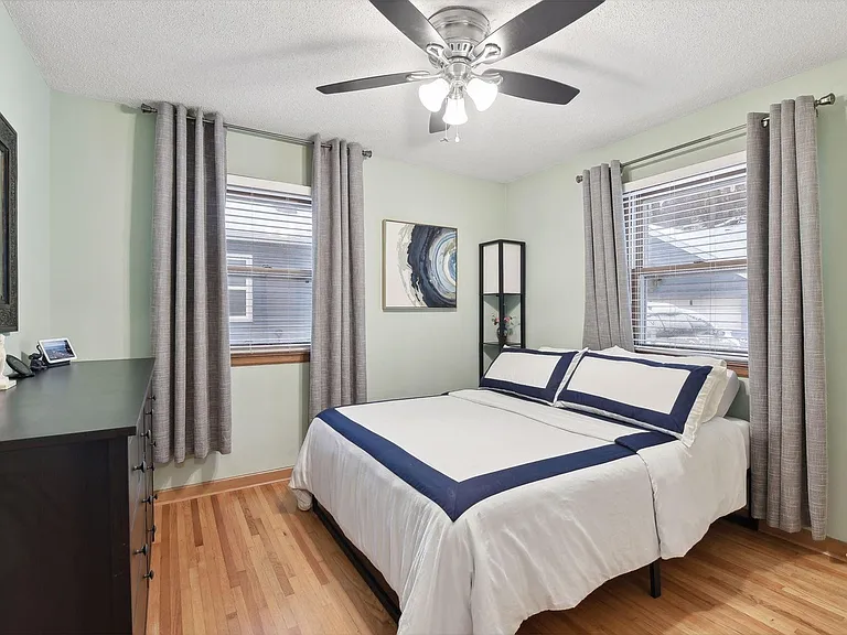 871 Lexington Pkwy S — Photo 11