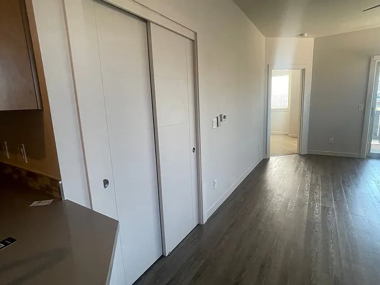 584 Fair Oaks Ave — Photo 13