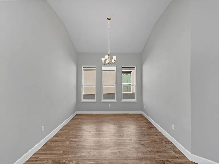 665 Mosaic Blvd — Photo 6