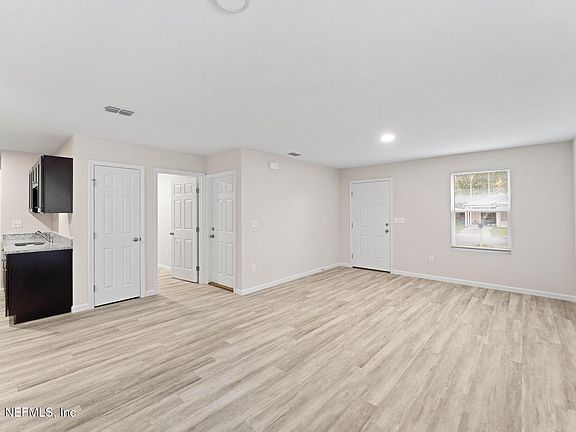 3rd image of 8940 COCOA Avenue