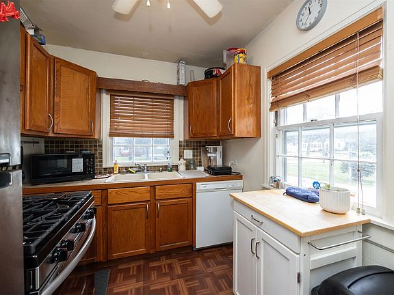 3rd image of 3814 67th St