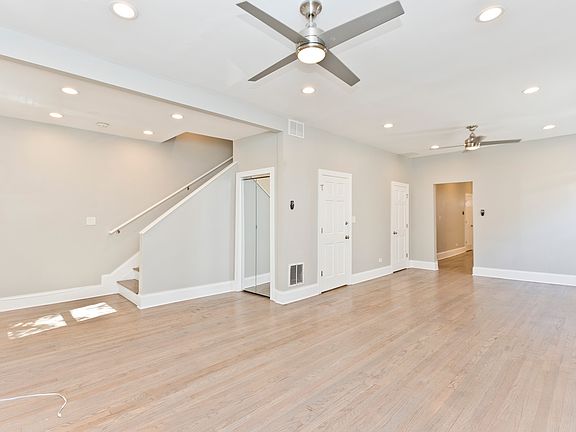 3rd image of 3727 N Marshfield Ave #3