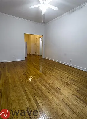 Rented by Wave Real Estate Group | media 9