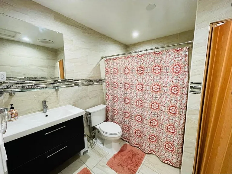721 SW 69th Ave — Photo 12