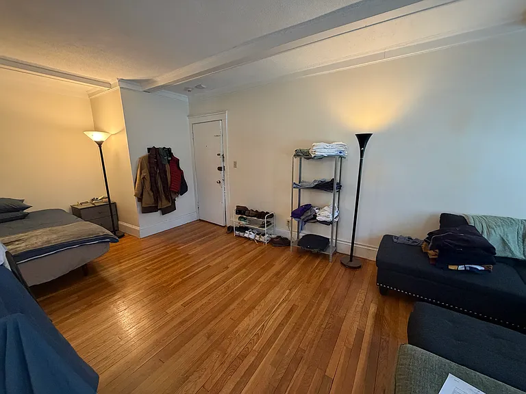 124 Sutherland Rd #1 — Photo 7
