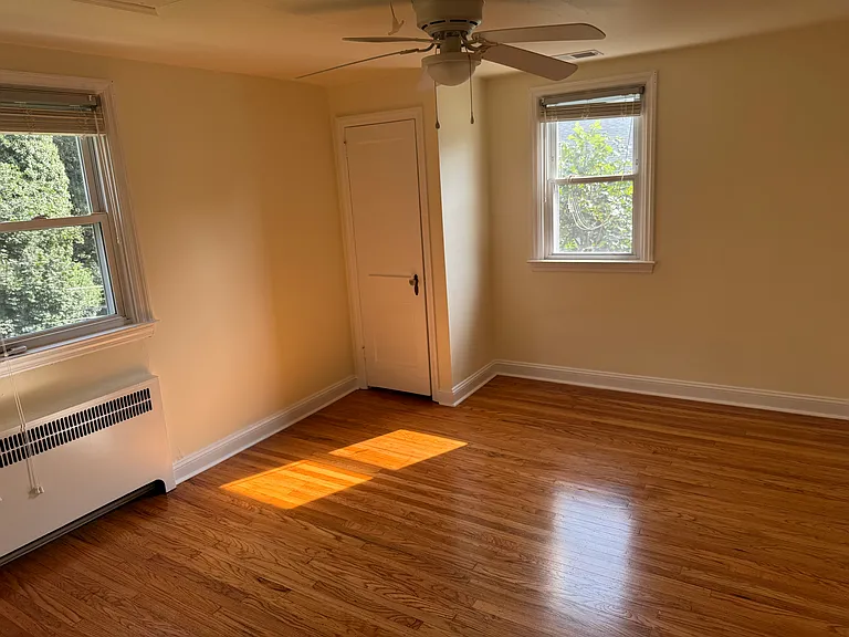 213 Walnut Hill Ln — Photo 10