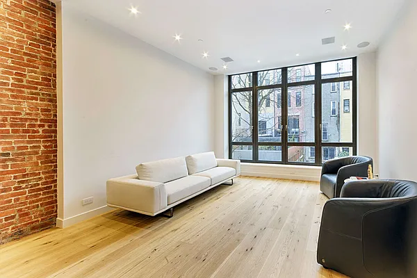 Sold by Isen & Company : Real Estate Advisors | media 3