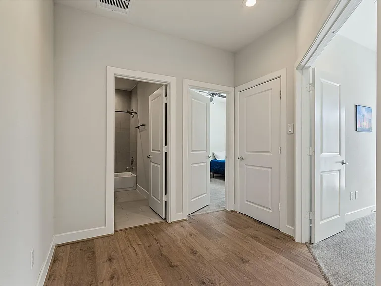126 Knightsbridge Park Ln — Photo 12