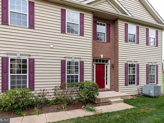 4th image of 137 Penns Manor Dr