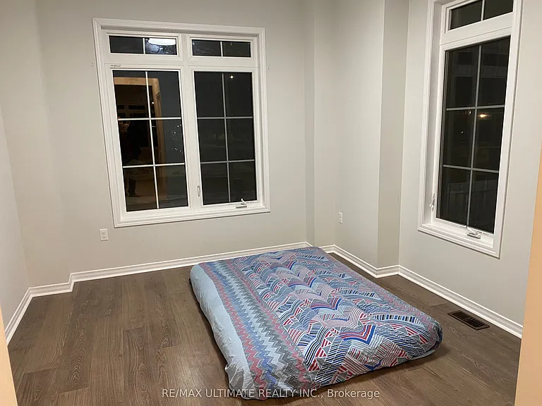 41 Kirby Ave — Photo 20