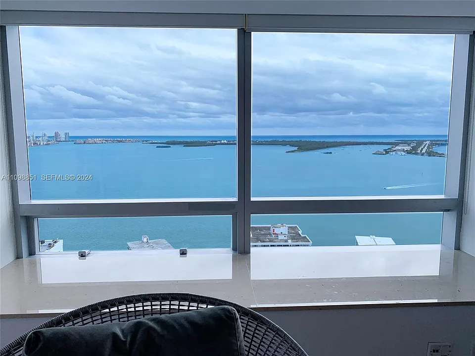 1435 Brickell Ave #3507
