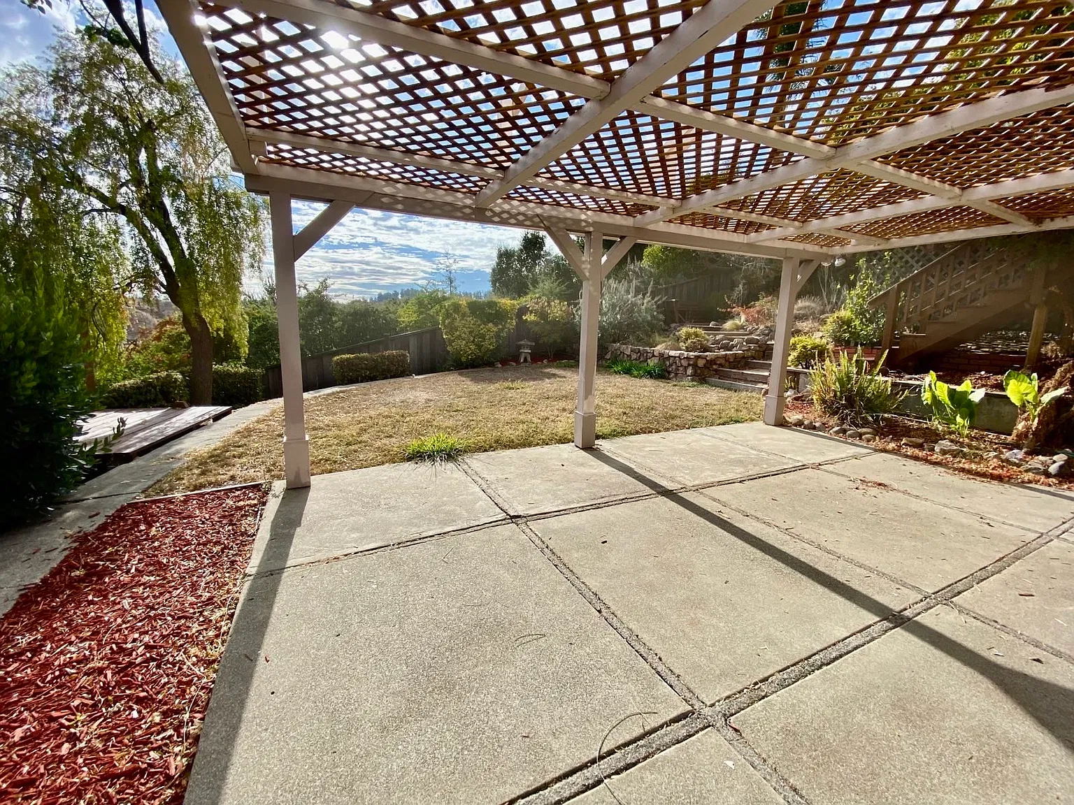 3654 Arcadian Dr — Photo 2