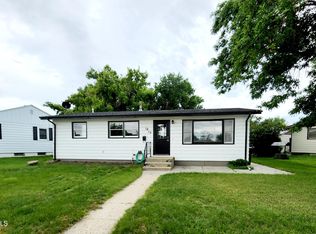1615 10th Ave W, Williston, ND 58801