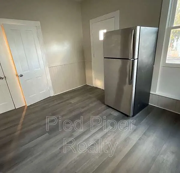 217 N West Ave — Photo 4