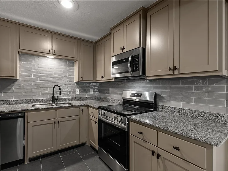 522 S Duncan Ave — Photo 24