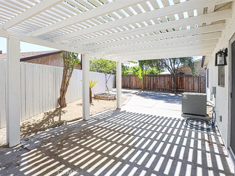 2452 E Brenda St — Photo 32