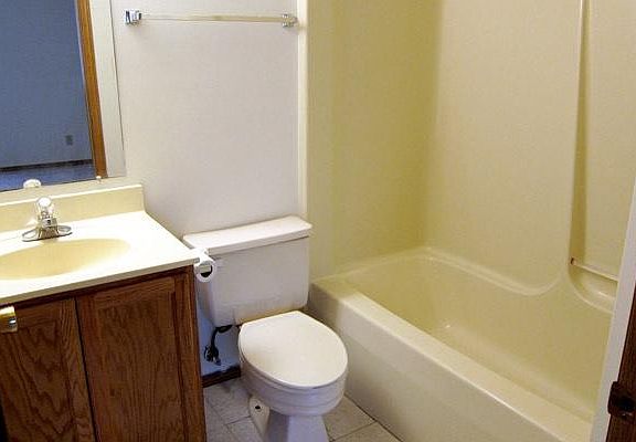 5th image of 903 N Lincoln Ave #102