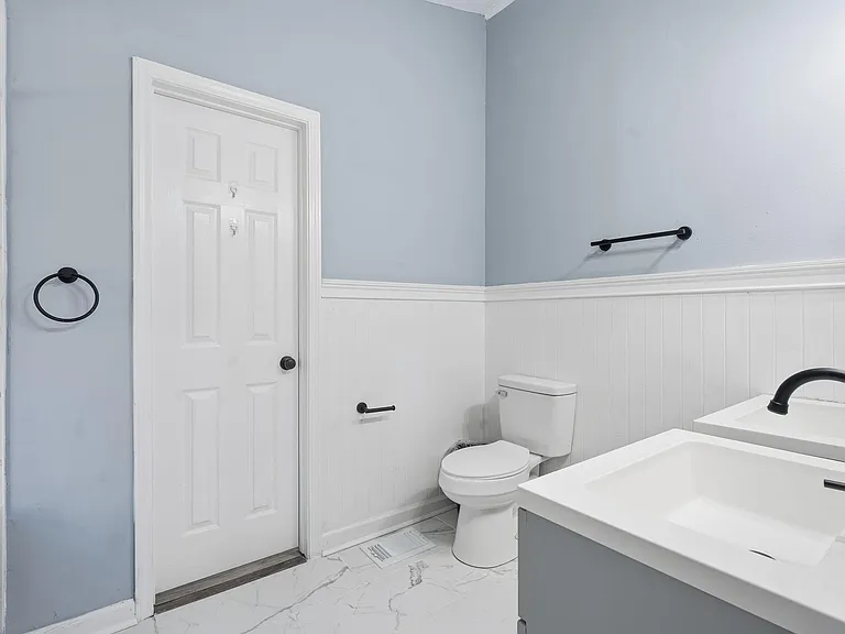 Primary Suite Bathroom