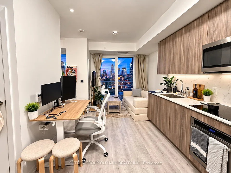 15 Richardson St #1403