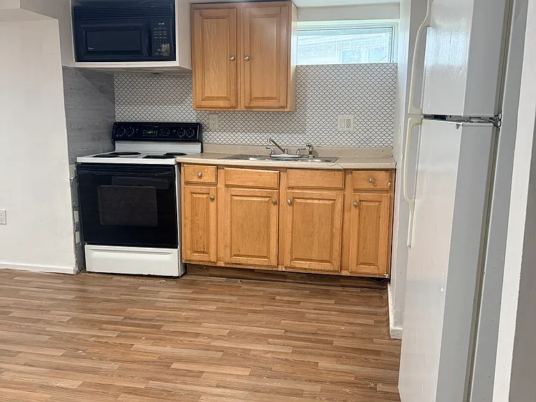 786 New Scotland Ave — Photo 22