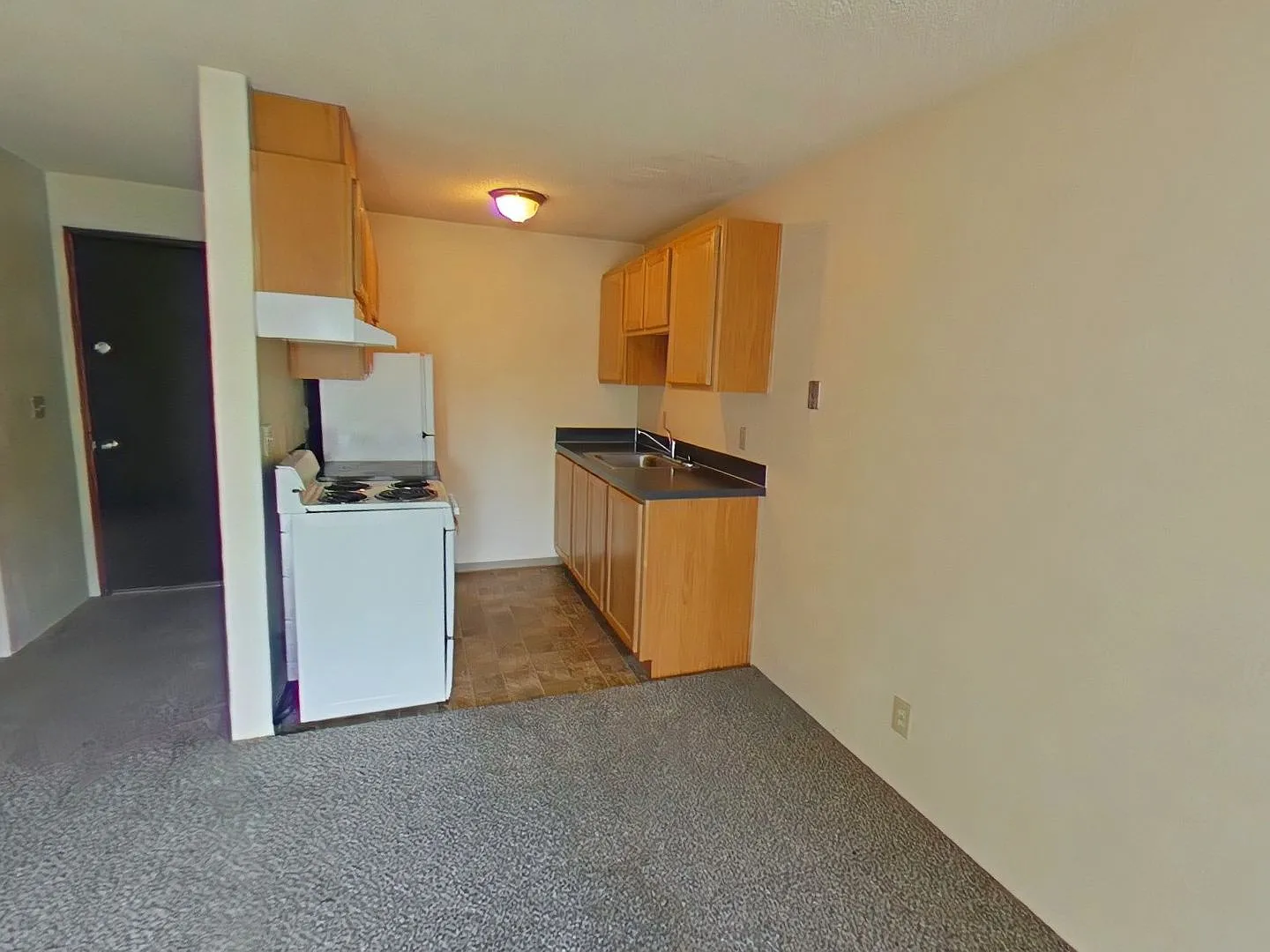 Mill Manor Apartments — Photo 2