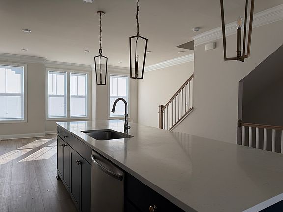 2nd image of 2206 Brindle Ln