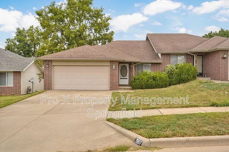 3807 W Montclair St