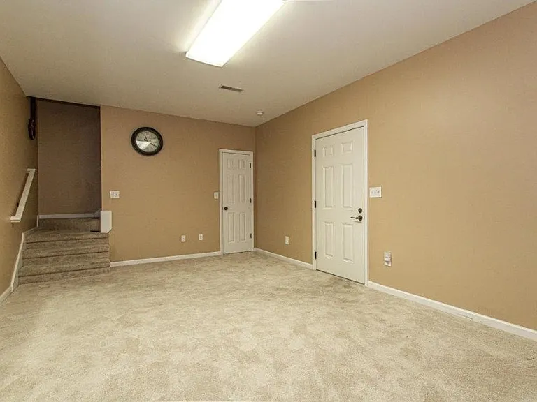 10714 Prince Albert Way — Photo 20