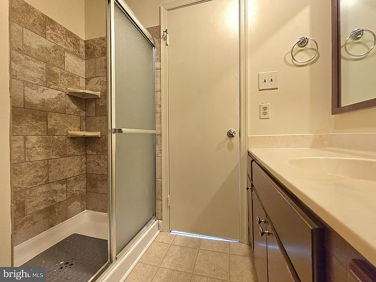 4802 Treasure Ct — Photo 16