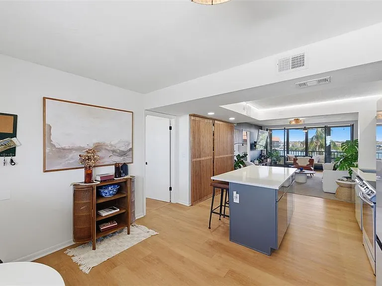 19701 Gulf Blvd #423 — Photo 9
