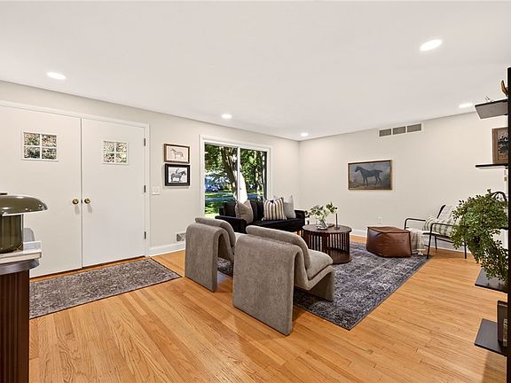 3rd image of 60 Brian Dr