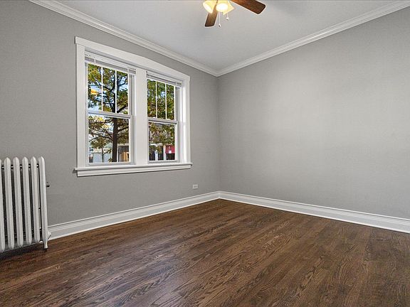 4th image of 901 W Altgeld St APT 1B