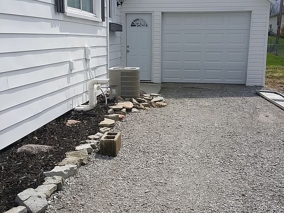 3rd image of 229 W Walnut St