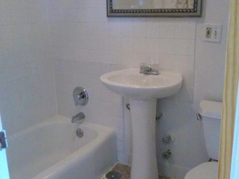 1922 W Pratt Blvd #C3 — Photo 6