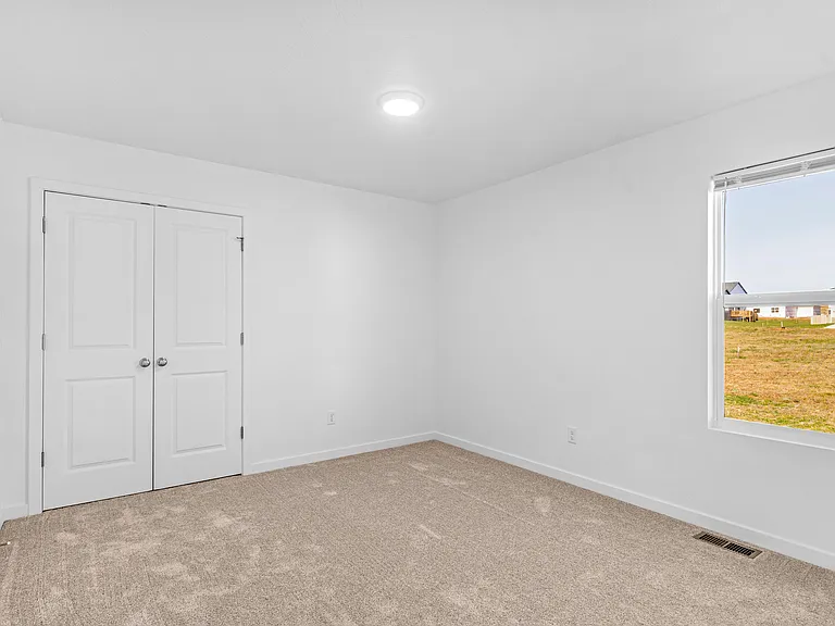 810 Lambert Cir — Photo 23