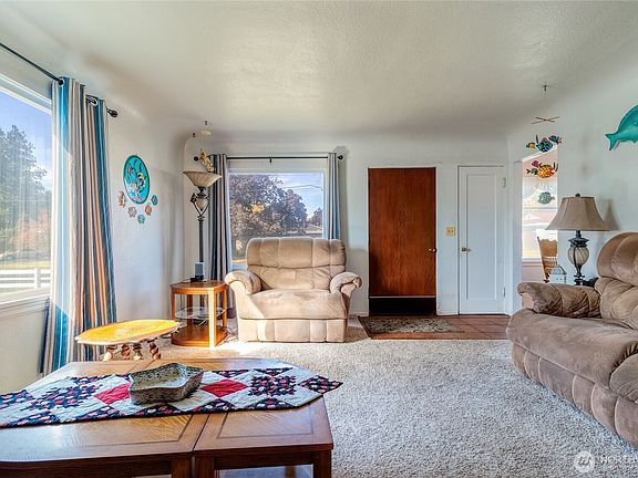 5th image of 29 W Morton Street