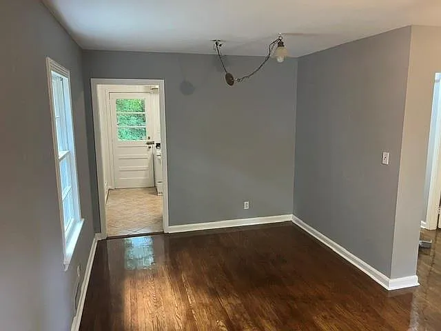 2086 Evergreen Ln NW — Photo 2