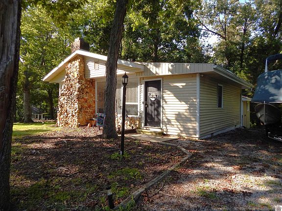 2nd image of 1343 Palisades Dr