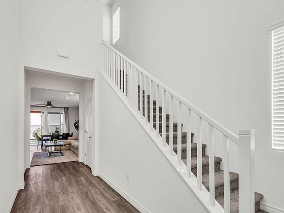 5th image of 9984 Longard Ct