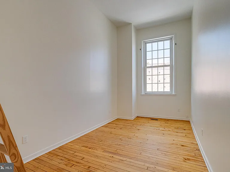 821 S Sharp St — Photo 14