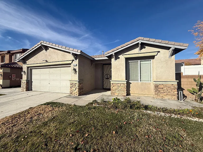 2751 Garnet Ln — Photo 17