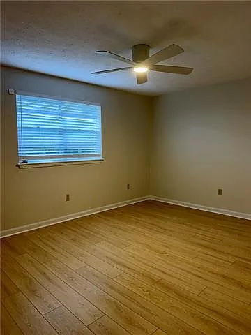 4 Charlene Ct — Photo 16
