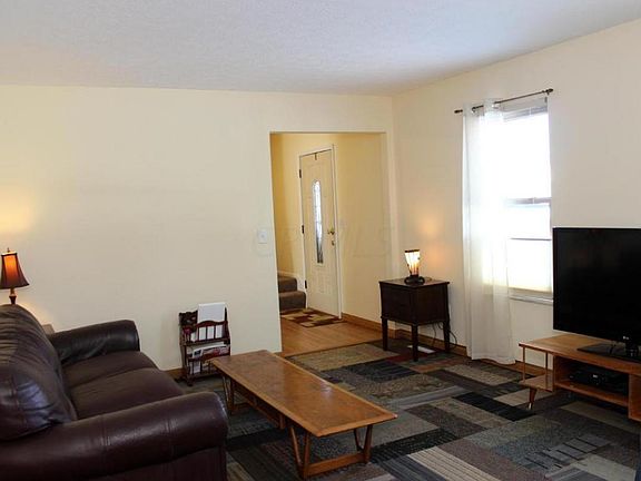 3rd image of 13559 Capetown Ave NW