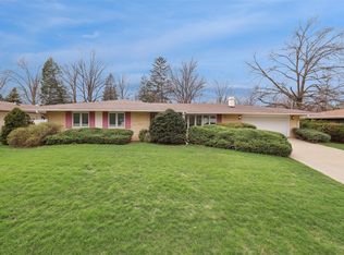 3106 Mary Lynn Dr, Urbandale, IA 50322
