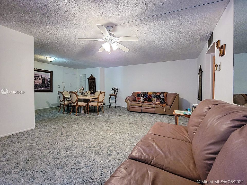 1st image of 952 NE 199th St Unit 3K-310