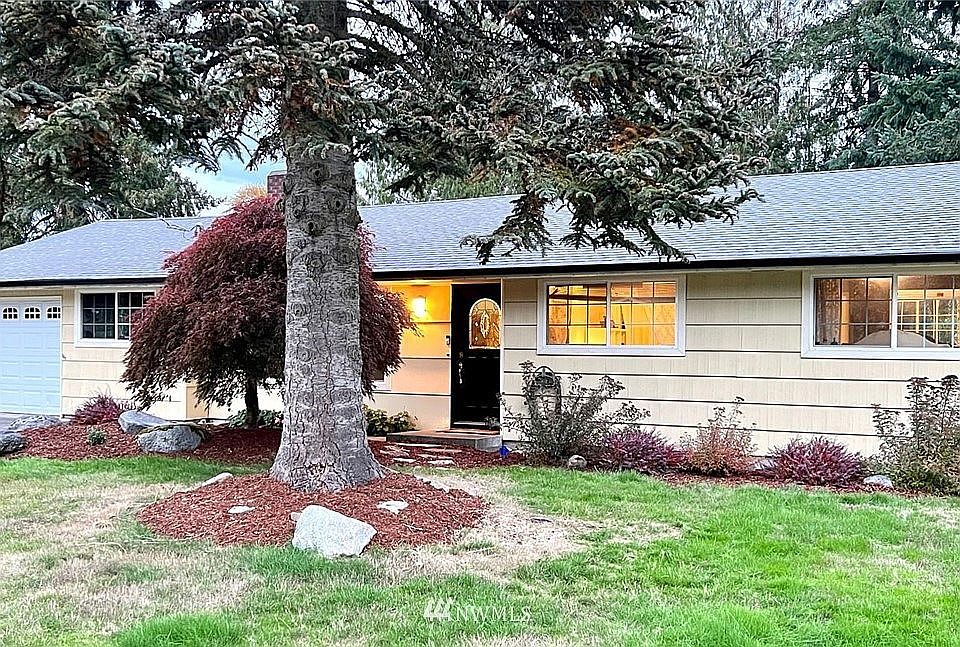 1st image of 1418 Gemini St SE