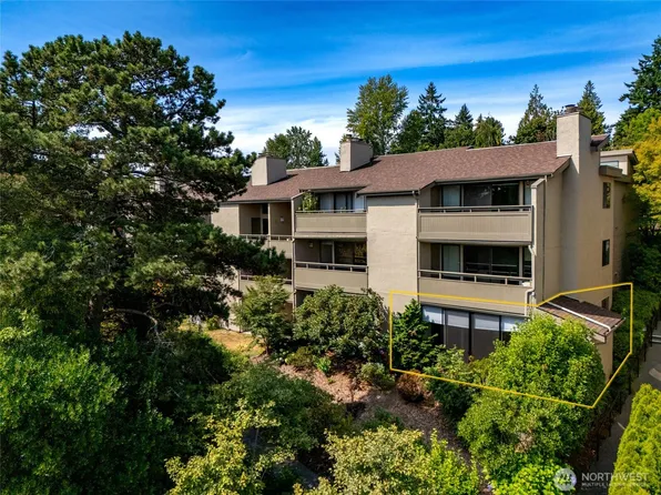 6648 Park Point Way NE #D-111, Seattle, WA 98115