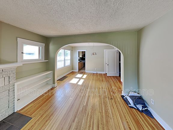 4th image of 3327 N Wellington Pl